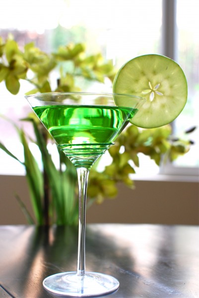 Зеленый яблочный коктейль