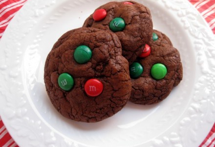 Шоколадное печенье с конфетами M&M