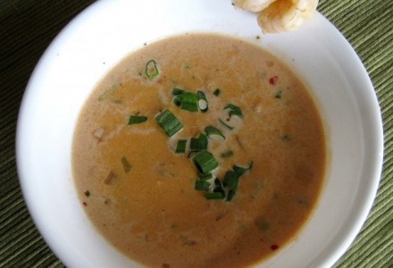 Ароматный суп с креветками