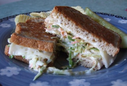 Вегетарианский сэндвич с ржаным хлебом