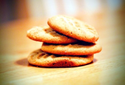 Тонкое печенье с арахисовым маслом