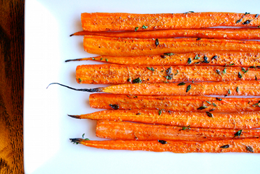 Морковь, запеченная с тимьяном