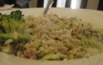 Салат с курицей, рисом и брокколи