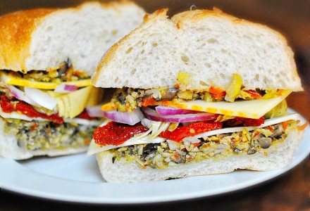 Сицилийский сэндвич с овощной начинкой
