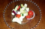 Летний вегетарианский салат с сыром фета