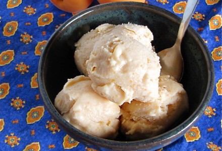 Замороженный йогурт с абрикосом