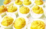 Копченые яйца с паприкой