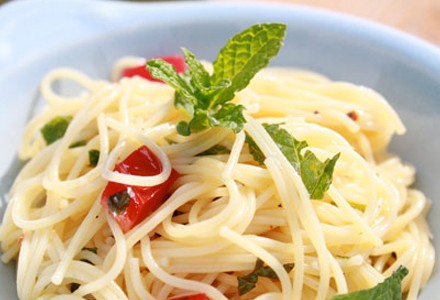 Спагетти с чесночным маслом по-восточному 