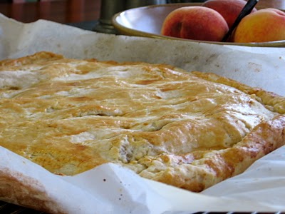 Персиковый пирог с ванилью и корицей