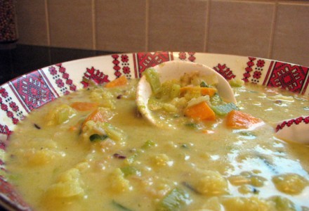 Суп с цветной капустой и карри