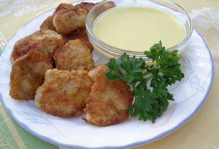 Жареная курица с медово-горчичным соусом