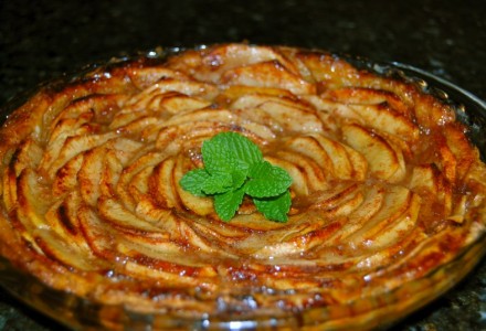 Яблочный пирог в виде цветка
