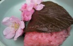 Японская сладость - сакура (рисовый пирог с вишней)