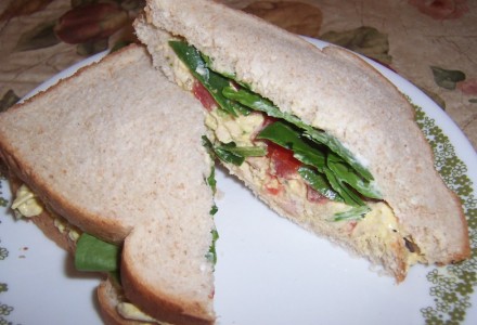 Сэндвич с курицей и шпинатом