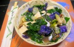 Три вида капусты и тофу в пикантном имбирном бульоне