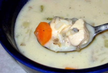 Сливочный суп с курицей и диким рисом