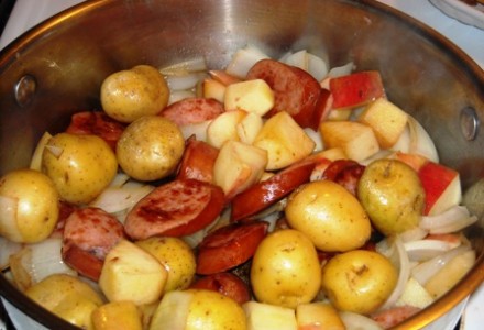 Запеканка с картофелем и колбасой