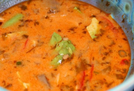 Красный суп с карри