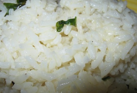 Рис с базиликом и чесноком