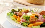 Салат с сыром и ветчиной - любимый салат большинства мужчин