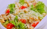 Классика кулинарного жанра: как сделать салат цезарь?