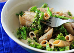 whole-grain-pasta-with-broccoli