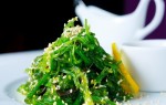 Салат из морепродуктов и капусты: не только полезно, но и вкусно
